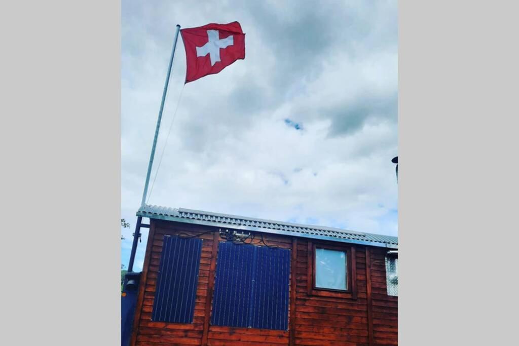 Autarkes Tiny House Mit Rheinblick Apartamento Rumikon Exterior foto