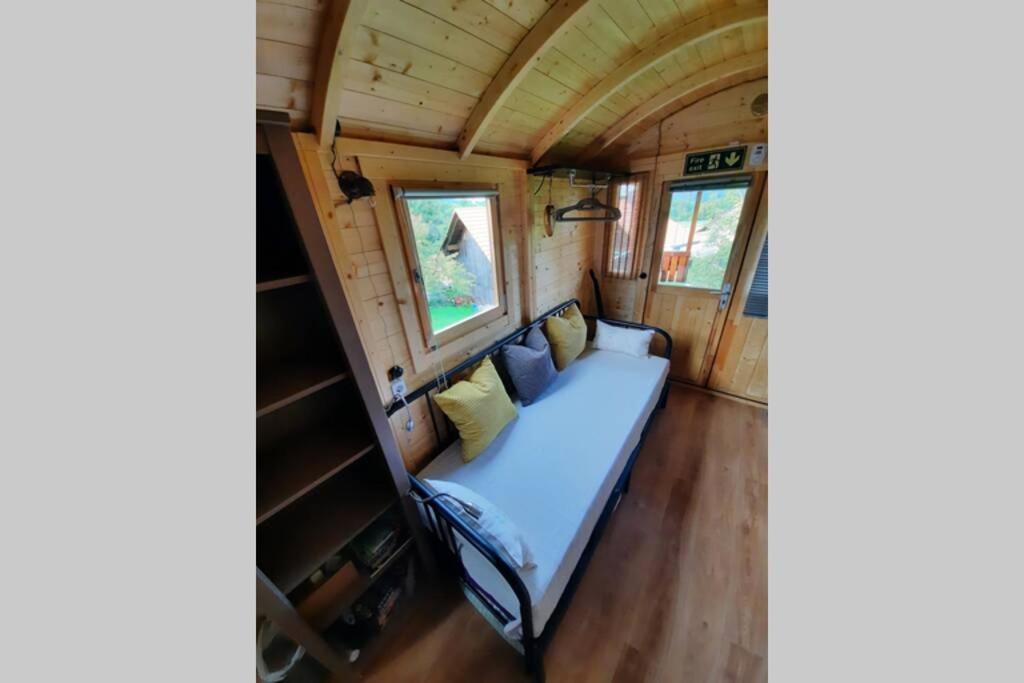 Autarkes Tiny House Mit Rheinblick Apartamento Rumikon Exterior foto