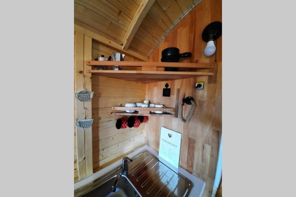 Autarkes Tiny House Mit Rheinblick Apartamento Rumikon Exterior foto